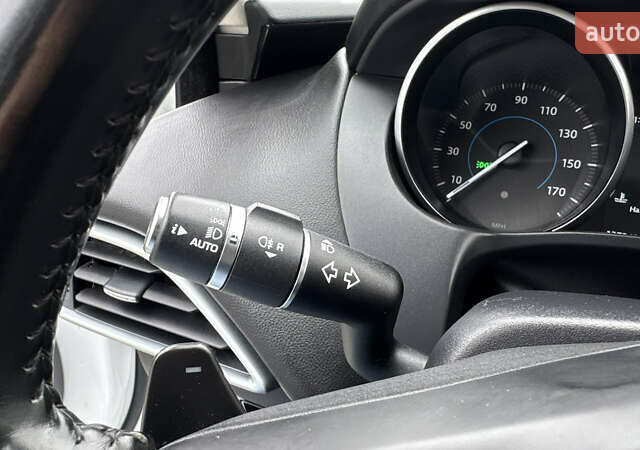 Белый Ягуар XE, объемом двигателя 2 л и пробегом 137 тыс. км за 16950 $, фото 58 на Automoto.ua