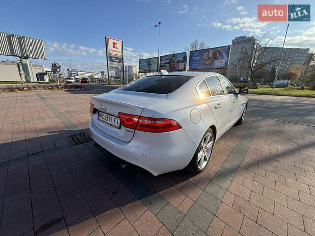 Белый Ягуар XE, объемом двигателя 2 л и пробегом 135 тыс. км за 16000 $, фото 5 на Automoto.ua