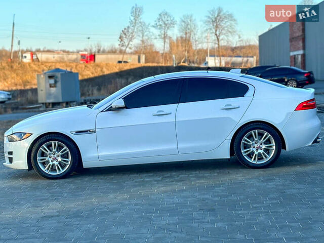 Белый Ягуар XE, объемом двигателя 2 л и пробегом 158 тыс. км за 13999 $, фото 6 на Automoto.ua