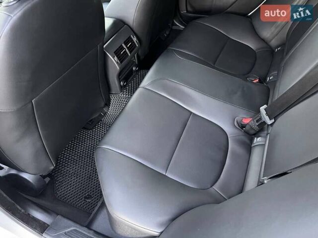 Белый Ягуар XE, объемом двигателя 2 л и пробегом 68 тыс. км за 16700 $, фото 20 на Automoto.ua