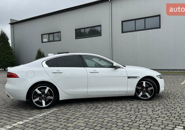 Белый Ягуар XE, объемом двигателя 2 л и пробегом 137 тыс. км за 16950 $, фото 15 на Automoto.ua