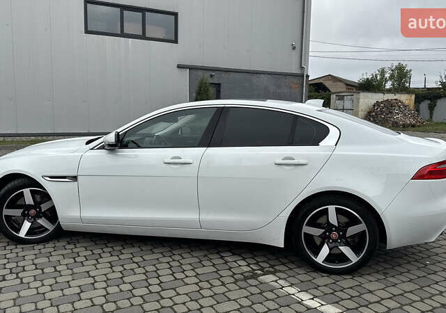 Белый Ягуар XE, объемом двигателя 2 л и пробегом 137 тыс. км за 16950 $, фото 27 на Automoto.ua