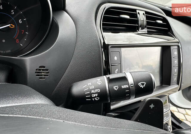 Белый Ягуар XE, объемом двигателя 2 л и пробегом 137 тыс. км за 16950 $, фото 59 на Automoto.ua