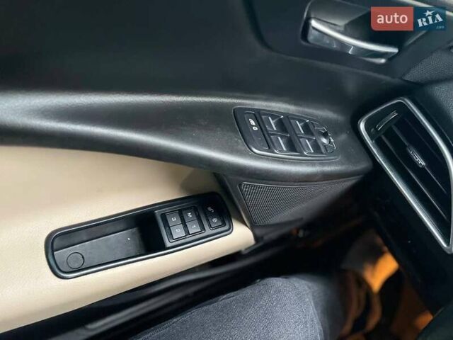 Белый Ягуар XE, объемом двигателя 2 л и пробегом 132 тыс. км за 13800 $, фото 19 на Automoto.ua