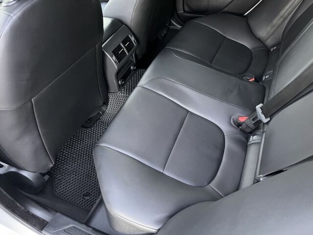 Ягуар XE 2016 у Києві на Automoto.ua Білий Ягуар XE, об'ємом двигуна 2 л та пробігом 72 тис. км за 16900 $, фото 5 на Automoto.ua