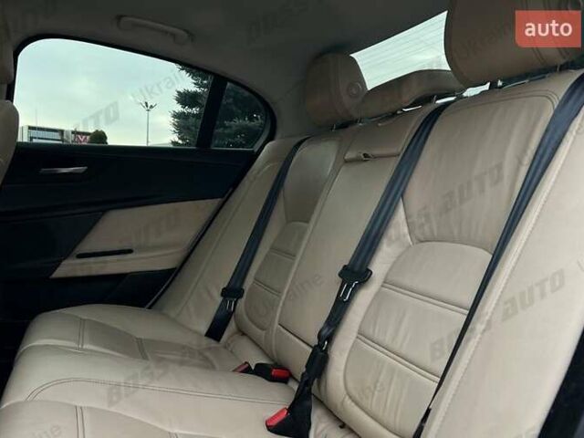 Белый Ягуар XE, объемом двигателя 2 л и пробегом 137 тыс. км за 14500 $, фото 11 на Automoto.ua