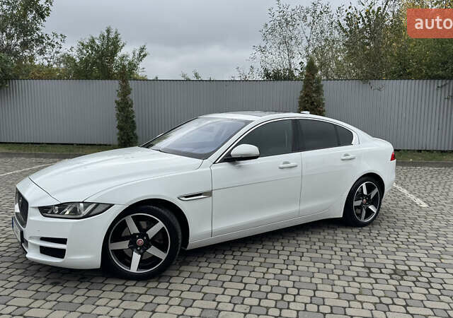 Белый Ягуар XE, объемом двигателя 2 л и пробегом 137 тыс. км за 16950 $, фото 9 на Automoto.ua