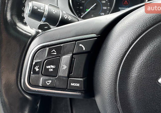 Белый Ягуар XE, объемом двигателя 2 л и пробегом 137 тыс. км за 16950 $, фото 60 на Automoto.ua