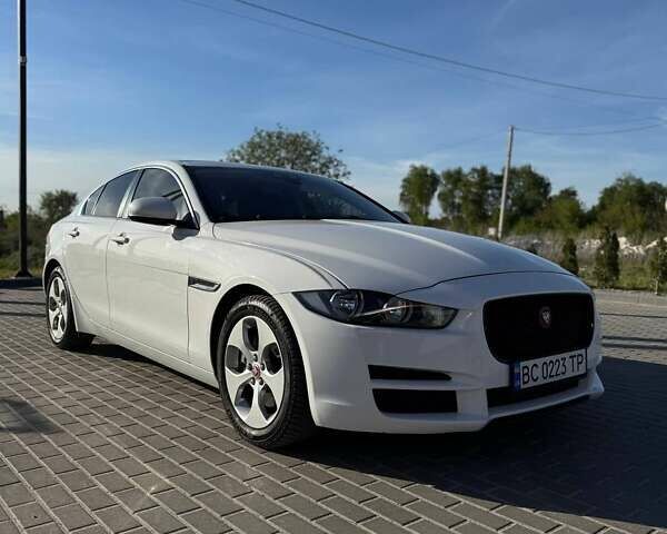 Білий Ягуар XE, об'ємом двигуна 2 л та пробігом 78 тис. км за 14300 $, фото 6 на Automoto.ua
