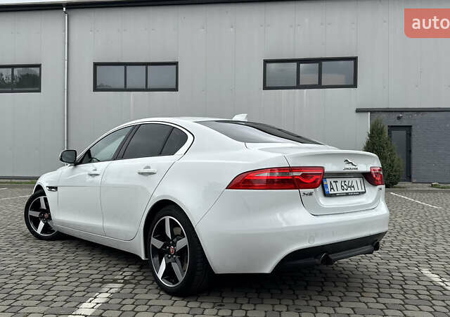 Белый Ягуар XE, объемом двигателя 2 л и пробегом 137 тыс. км за 16950 $, фото 26 на Automoto.ua