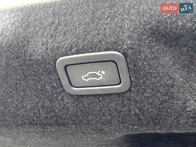 Білий Ягуар XE, об'ємом двигуна 0 л та пробігом 89 тис. км за 11300 $, фото 22 на Automoto.ua