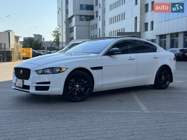 Белый Ягуар XE, объемом двигателя 3 л и пробегом 100 тыс. км за 18000 $, фото 5 на Automoto.ua