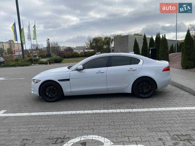 Белый Ягуар XE, объемом двигателя 3 л и пробегом 88 тыс. км за 25666 $, фото 2 на Automoto.ua