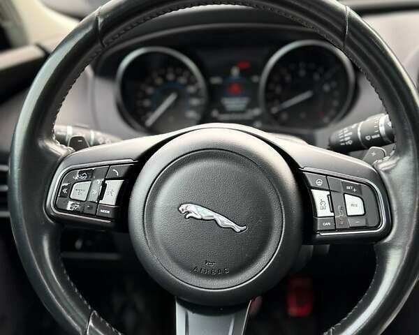 Белый Ягуар XE, объемом двигателя 3 л и пробегом 101 тыс. км за 14900 $, фото 22 на Automoto.ua