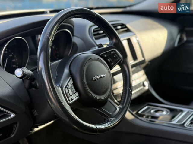 Ягуар XE 2017 в Ровно на Automoto.ua Белый Ягуар XE, объемом двигателя 2 л и пробегом 155 тыс. км за 11500 $, фото 15 на Automoto.ua