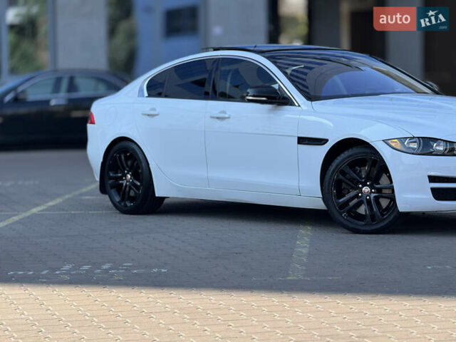 Белый Ягуар XE, объемом двигателя 3 л и пробегом 100 тыс. км за 18000 $, фото 13 на Automoto.ua