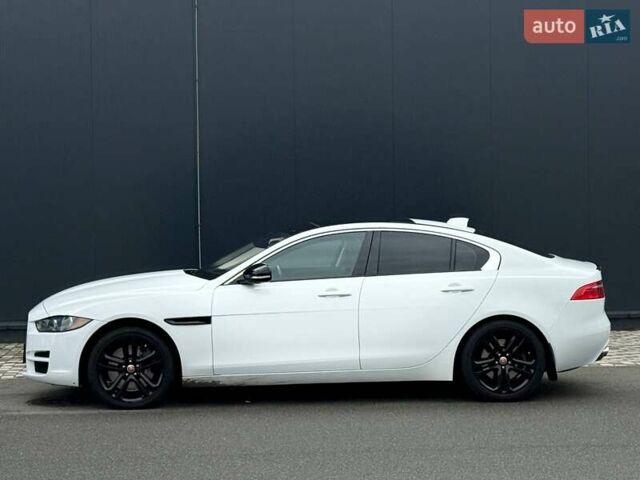 Белый Ягуар XE, объемом двигателя 3 л и пробегом 101 тыс. км за 14900 $, фото 14 на Automoto.ua