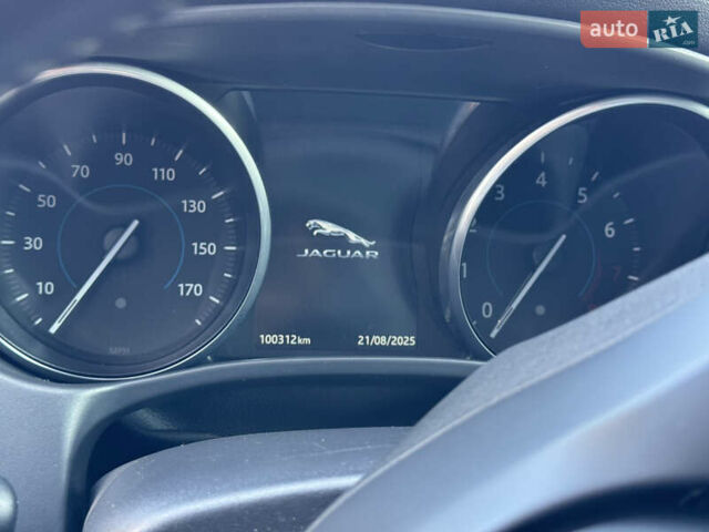 Белый Ягуар XE, объемом двигателя 3 л и пробегом 100 тыс. км за 18000 $, фото 24 на Automoto.ua