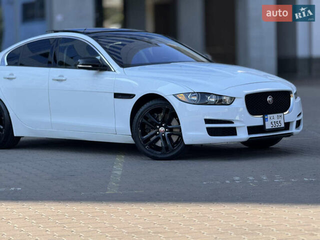 Белый Ягуар XE, объемом двигателя 3 л и пробегом 100 тыс. км за 18000 $, фото 1 на Automoto.ua