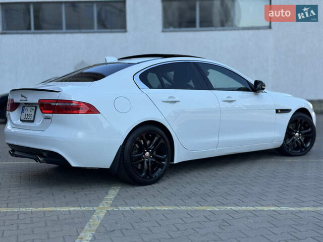 Белый Ягуар XE, объемом двигателя 3 л и пробегом 100 тыс. км за 18000 $, фото 12 на Automoto.ua