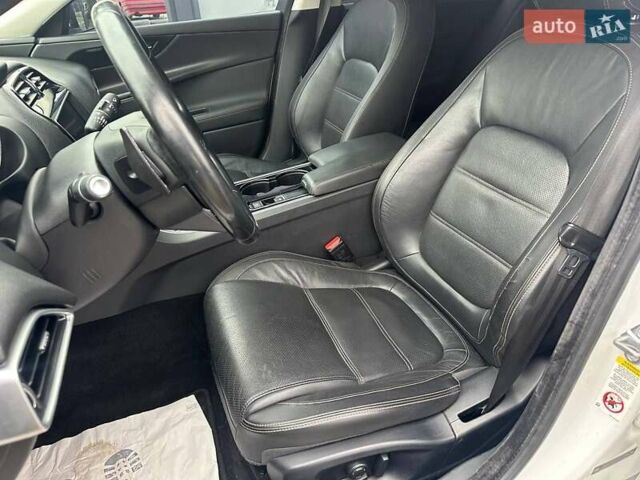 Білий Ягуар XE, об'ємом двигуна 0 л та пробігом 89 тис. км за 11300 $, фото 12 на Automoto.ua