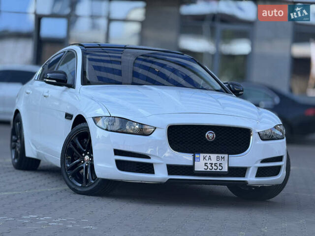 Белый Ягуар XE, объемом двигателя 3 л и пробегом 100 тыс. км за 18000 $, фото 16 на Automoto.ua