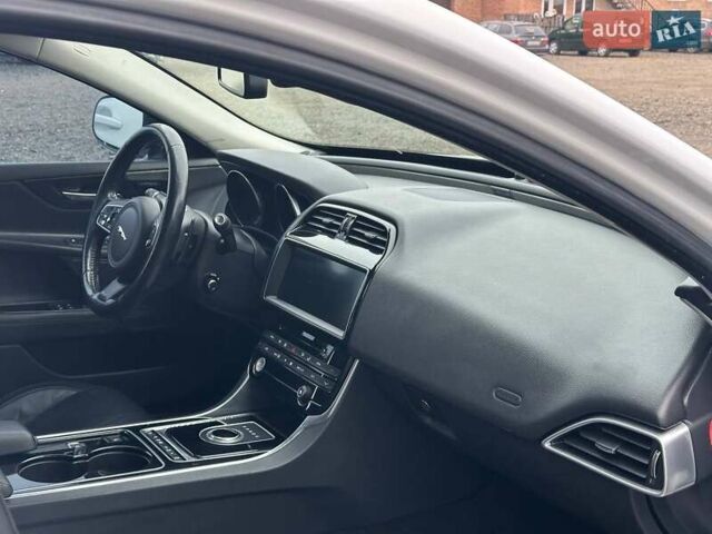 Білий Ягуар XE, об'ємом двигуна 0 л та пробігом 89 тис. км за 11300 $, фото 33 на Automoto.ua