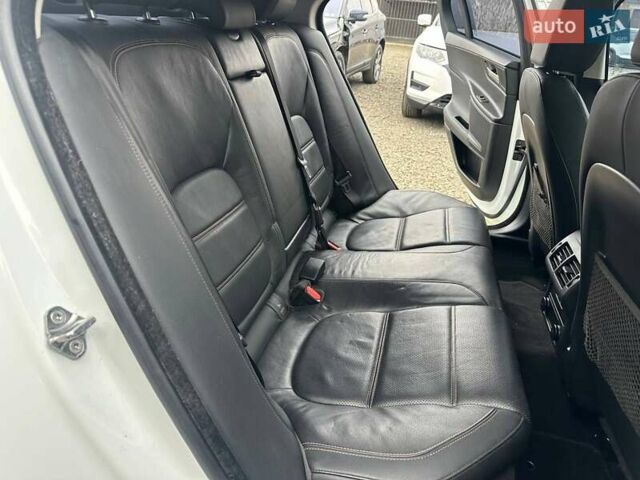 Білий Ягуар XE, об'ємом двигуна 0 л та пробігом 89 тис. км за 11300 $, фото 27 на Automoto.ua