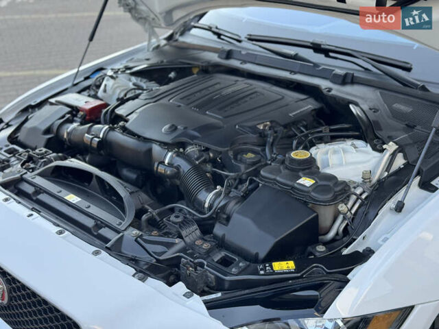 Белый Ягуар XE, объемом двигателя 3 л и пробегом 100 тыс. км за 18000 $, фото 25 на Automoto.ua