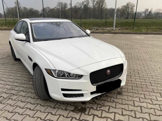 Білий Ягуар XE, об'ємом двигуна 2 л та пробігом 85 тис. км за 14500 $, фото 1 на Automoto.ua