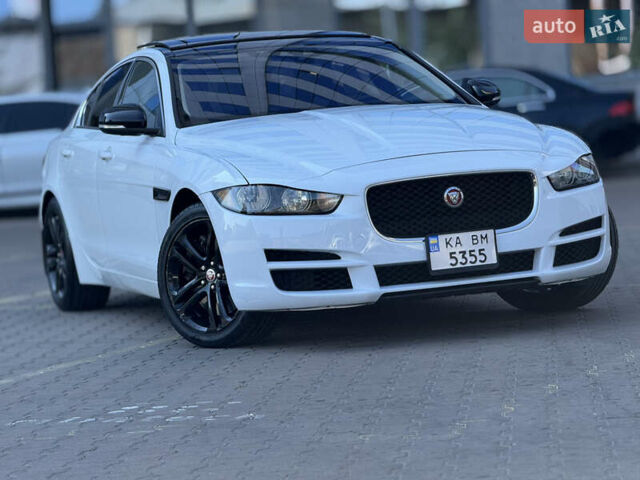 Белый Ягуар XE, объемом двигателя 3 л и пробегом 100 тыс. км за 18000 $, фото 15 на Automoto.ua