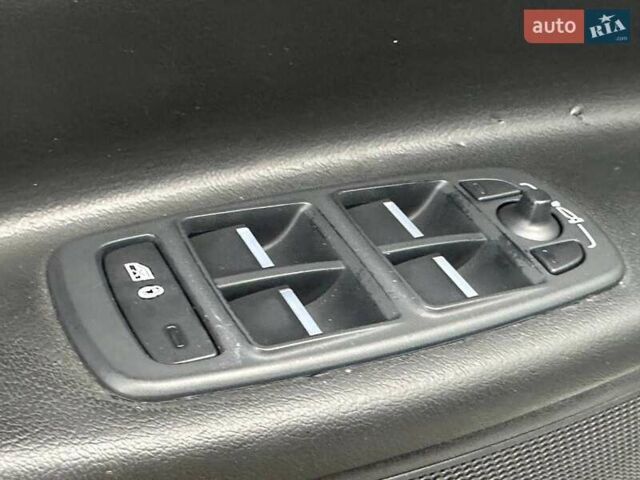 Білий Ягуар XE, об'ємом двигуна 0 л та пробігом 89 тис. км за 11300 $, фото 14 на Automoto.ua