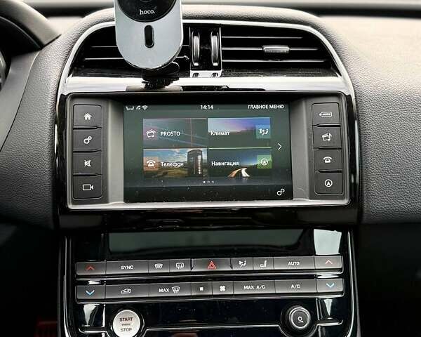 Белый Ягуар XE, объемом двигателя 3 л и пробегом 101 тыс. км за 14900 $, фото 23 на Automoto.ua