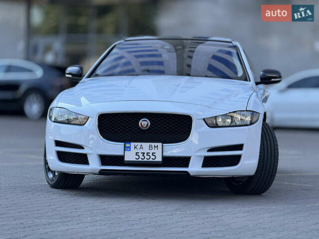 Белый Ягуар XE, объемом двигателя 3 л и пробегом 100 тыс. км за 18000 $, фото 17 на Automoto.ua