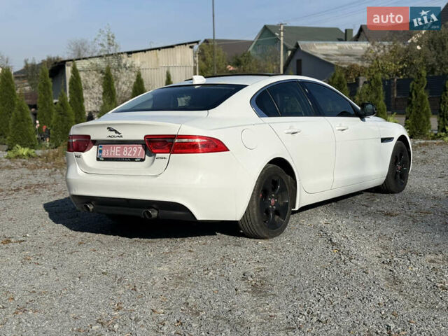 Ягуар XE 2017 в Ровно на Automoto.ua Белый Ягуар XE, объемом двигателя 2 л и пробегом 155 тыс. км за 11500 $, фото 4 на Automoto.ua