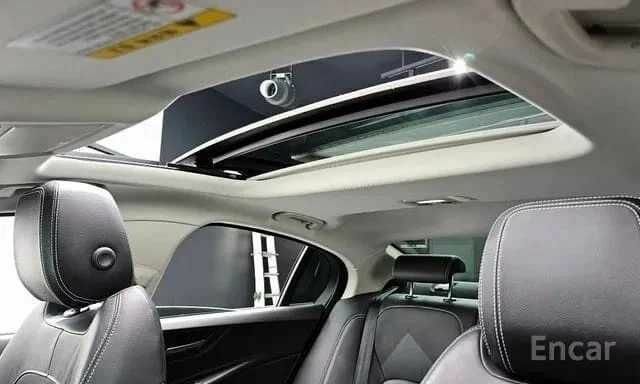 Белый Ягуар XE, объемом двигателя 0 л и пробегом 36 тыс. км за 13000 $, фото 7 на Automoto.ua