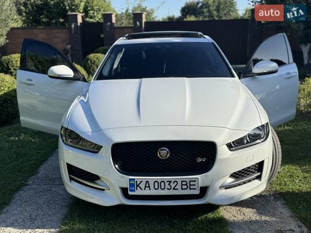 Белый Ягуар XE, объемом двигателя 2 л и пробегом 160 тыс. км за 19500 $, фото 88 на Automoto.ua