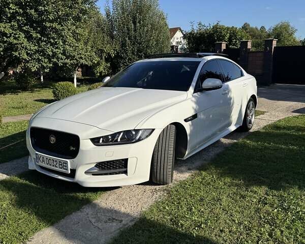 Белый Ягуар XE, объемом двигателя 2 л и пробегом 160 тыс. км за 19500 $, фото 63 на Automoto.ua