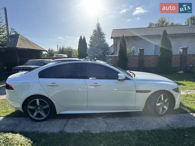 Белый Ягуар XE, объемом двигателя 2 л и пробегом 160 тыс. км за 19500 $, фото 75 на Automoto.ua