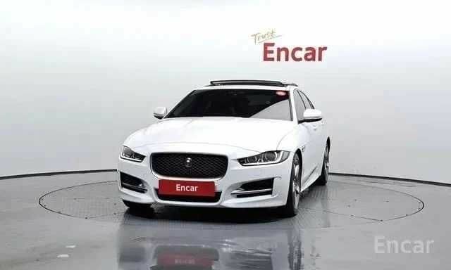 Белый Ягуар XE, объемом двигателя 0 л и пробегом 36 тыс. км за 13000 $, фото 1 на Automoto.ua