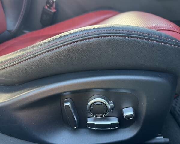 Белый Ягуар XE, объемом двигателя 2 л и пробегом 160 тыс. км за 19500 $, фото 25 на Automoto.ua