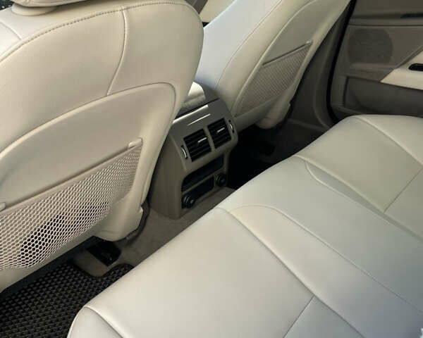 Белый Ягуар XE, объемом двигателя 2 л и пробегом 70 тыс. км за 18300 $, фото 13 на Automoto.ua