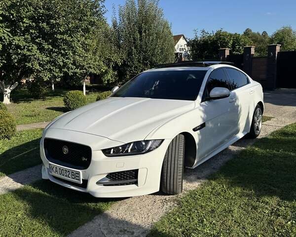 Белый Ягуар XE, объемом двигателя 2 л и пробегом 160 тыс. км за 19500 $, фото 62 на Automoto.ua