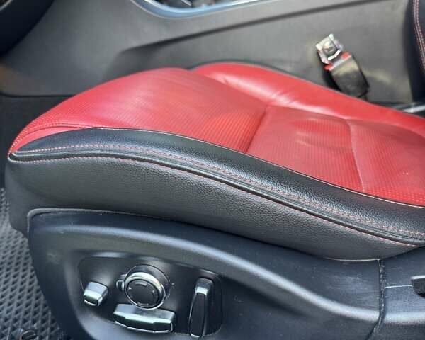 Белый Ягуар XE, объемом двигателя 2 л и пробегом 160 тыс. км за 19500 $, фото 43 на Automoto.ua