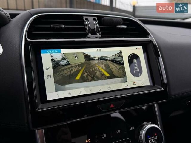 Белый Ягуар XE, объемом двигателя 2 л и пробегом 58 тыс. км за 21000 $, фото 6 на Automoto.ua