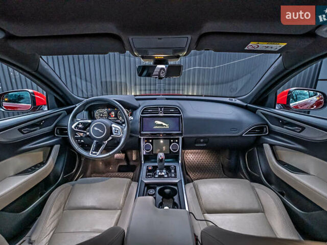 Белый Ягуар XE, объемом двигателя 2 л и пробегом 57 тыс. км за 21500 $, фото 27 на Automoto.ua