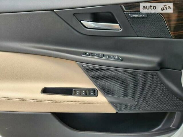 Білий Ягуар XE, об'ємом двигуна 2 л та пробігом 13 тис. км за 3000 $, фото 7 на Automoto.ua