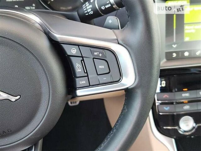 Белый Ягуар XE, объемом двигателя 2 л и пробегом 13 тыс. км за 3000 $, фото 13 на Automoto.ua