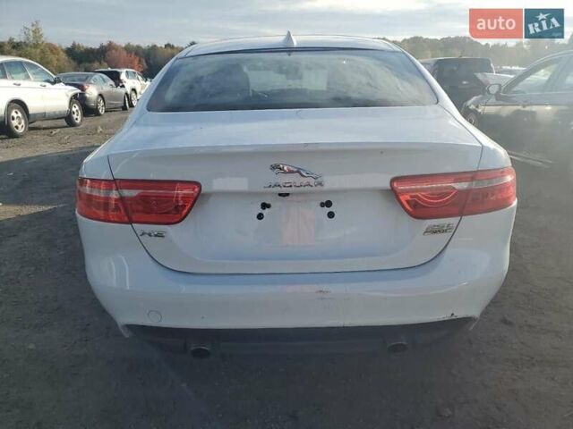 Белый Ягуар XE, объемом двигателя 2 л и пробегом 30 тыс. км за 9700 $, фото 5 на Automoto.ua