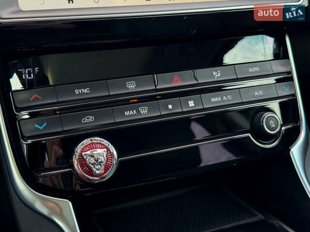 Белый Ягуар XE, объемом двигателя 2 л и пробегом 109 тыс. км за 17900 $, фото 29 на Automoto.ua